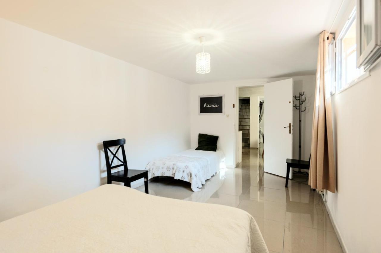 Villa 3 Appartements Entiers Avec Piscine Et Jaccuzi Et Parking Marseilles Exterior foto