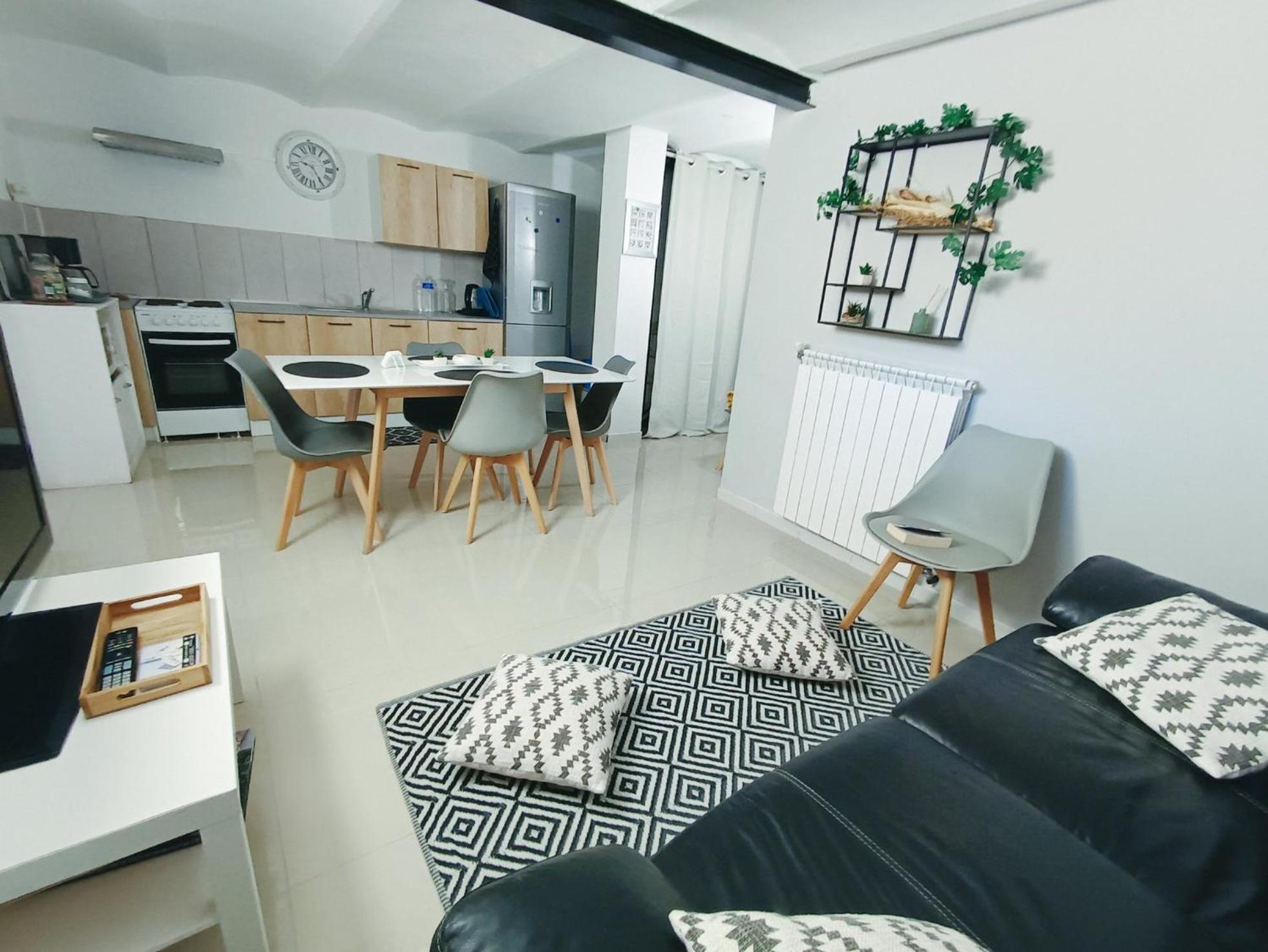 Villa 3 Appartements Entiers Avec Piscine Et Jaccuzi Et Parking Marseilles Exterior foto